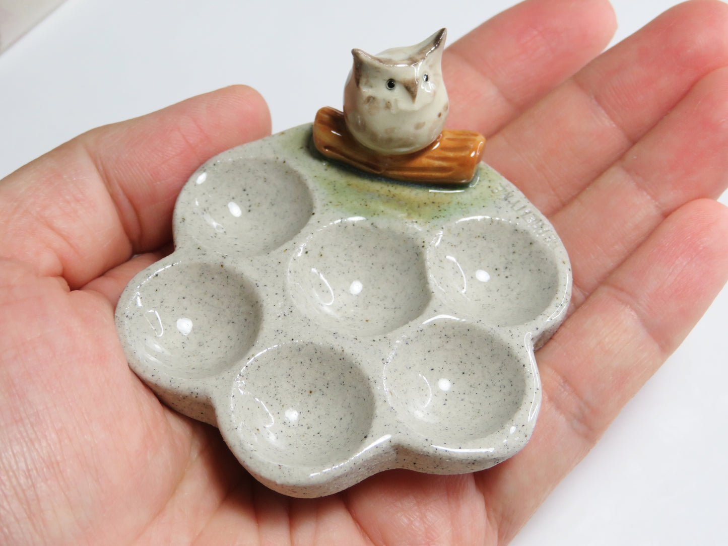 Ceramic Paint Palette. Little Own on Lodge. Handmade Paint Dish. Beautiful Collectibles. Special Gift for Artists