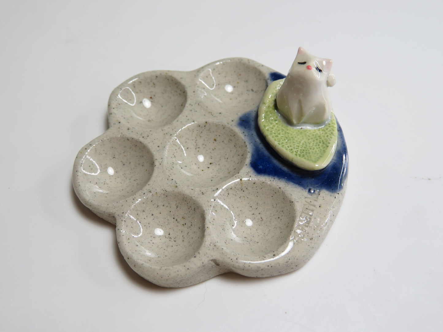 Ceramic Paint Palette. Little Cat on Leaf. Handmade Paint Dish. Beautiful Collectibles. Special Gift for Artists.