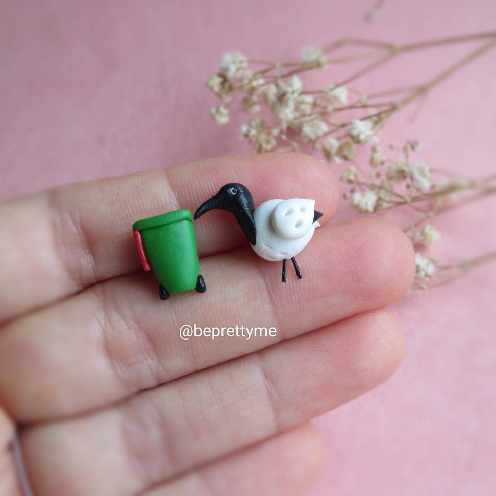 Bin Chicken Stud Earrings