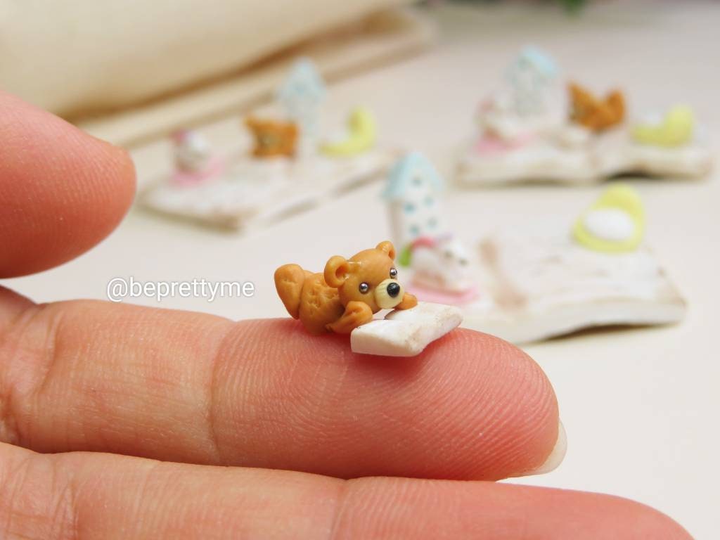 Miniature Baby Bear Reading Scene Set