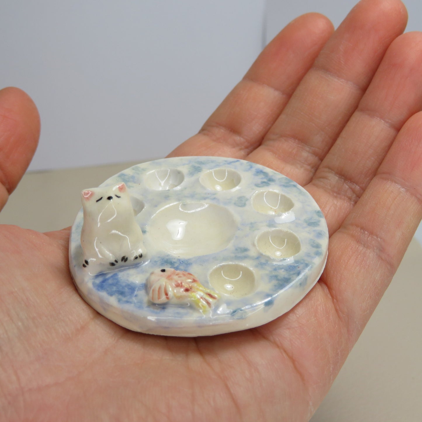 Handmade Pottery Paint Palette. Polar Bear on Frozen Sea. Ceramic Paint Dish. Beautiful Collectibles. Handbuilt Pottery. Special Gift.