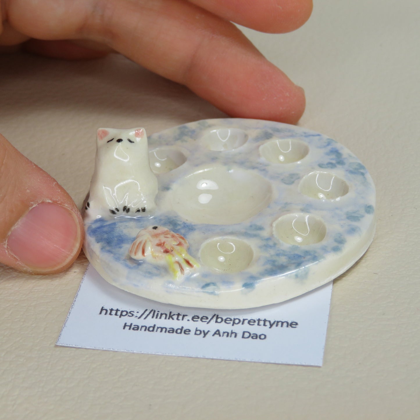 Handmade Pottery Paint Palette. Polar Bear on Frozen Sea. Ceramic Paint Dish. Beautiful Collectibles. Handbuilt Pottery. Special Gift.