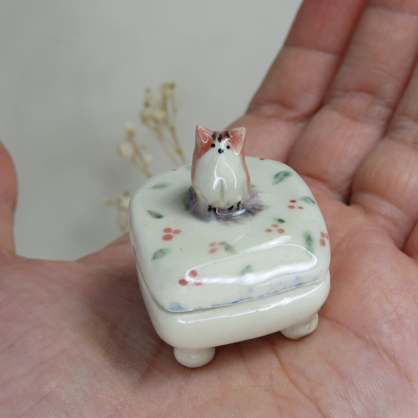 Handmade Pottery Jewelry Box. Tiny Cat 2. Beautiful Collectibles. Handbuilt Pottery. Special Gift.