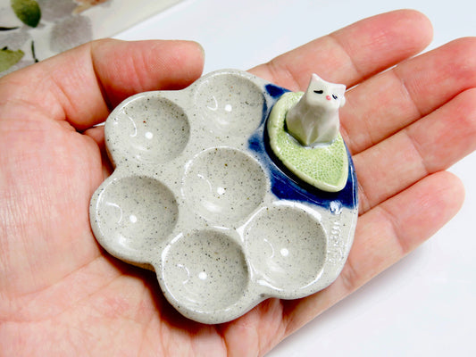 Ceramic Paint Palette. Little Cat on Leaf. Handmade Paint Dish. Beautiful Collectibles. Special Gift for Artists.