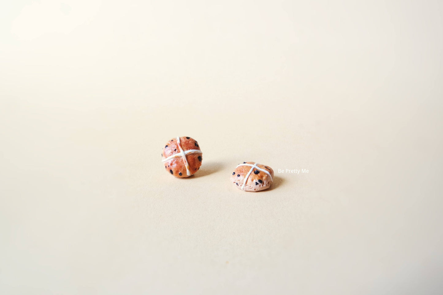 Hot cross bun stud earrings