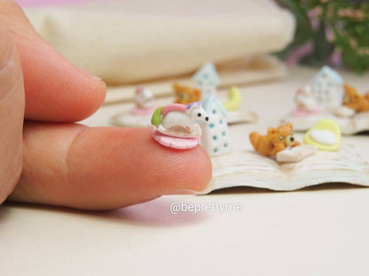 Miniature Baby Bear Reading Scene Set
