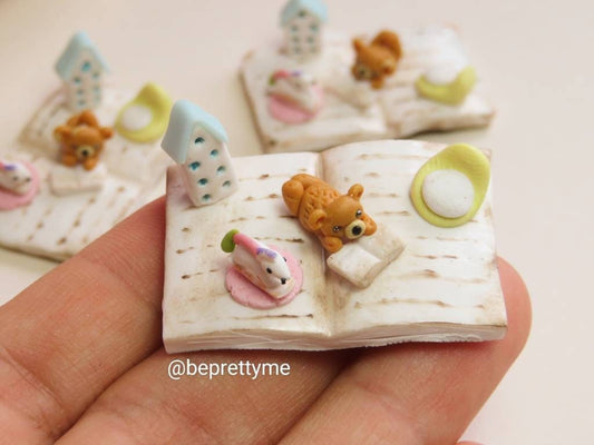 Miniature Baby Bear Reading Scene Set