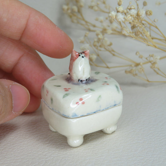 Handmade Pottery Jewelry Box. Tiny Cat 2. Beautiful Collectibles. Handbuilt Pottery. Special Gift.